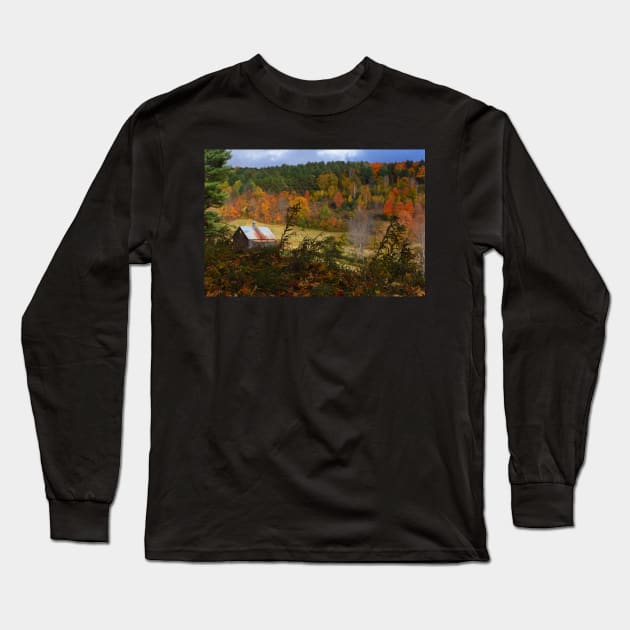 Sleepy Hollows Farm Woodstock Vermont VT Pond Shack Foliage Long Sleeve T-Shirt by WayneOxfordPh